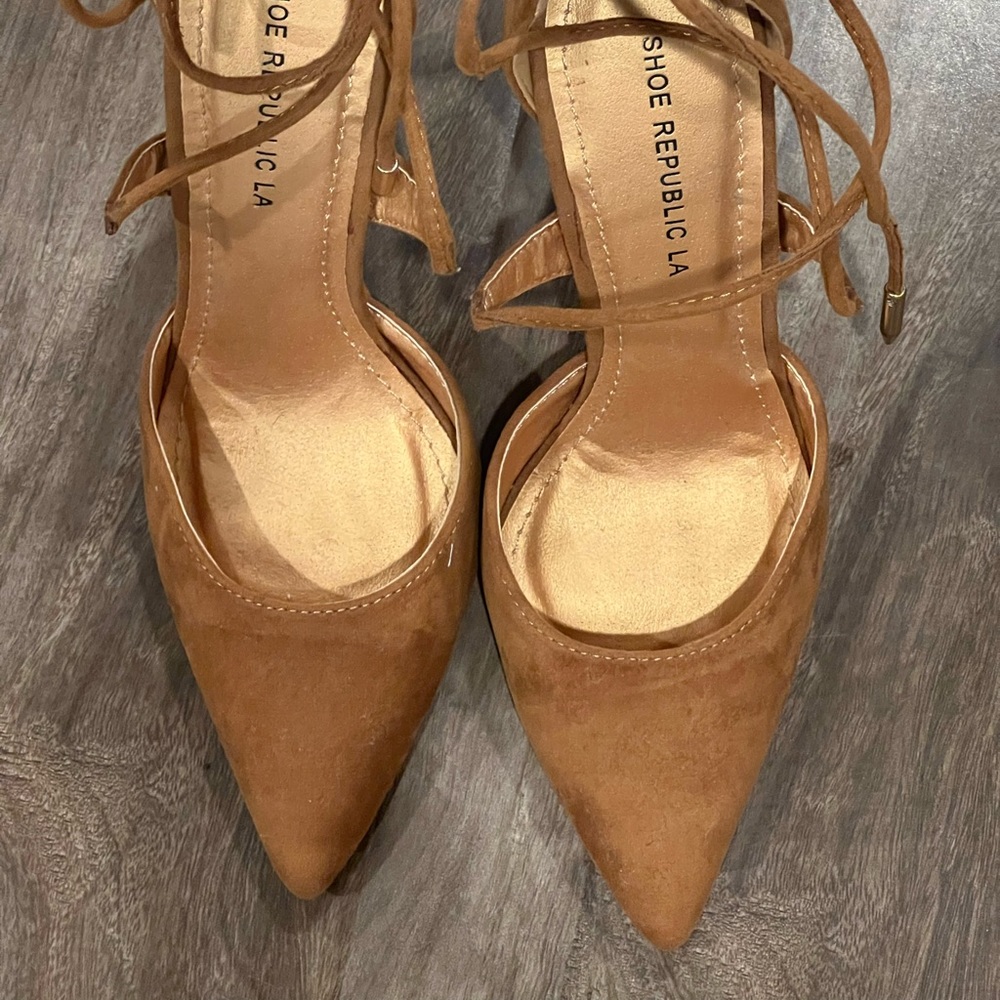 Suede color pump heels